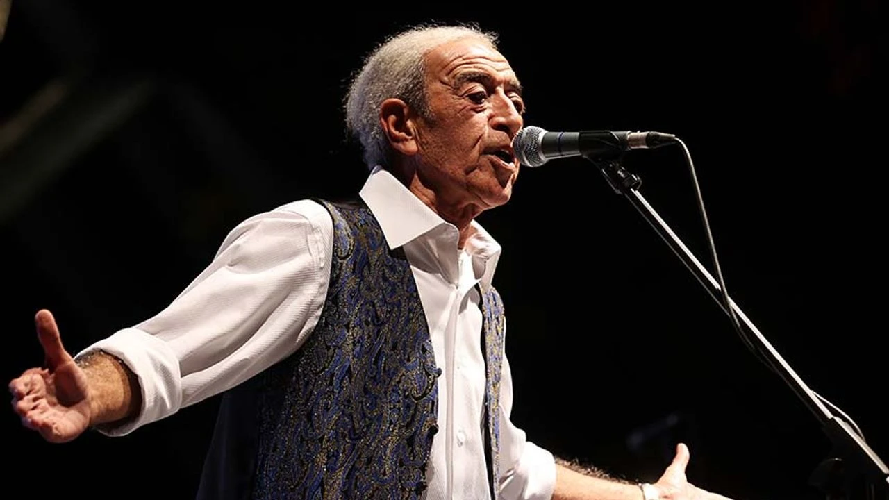 Edip Akbayram 75 Yaşında Hayatını Kaybetti